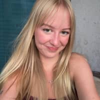 Sitter Profile Image: Evelyn K.