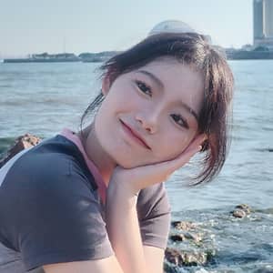 Sitter Profile Image: zhang z.