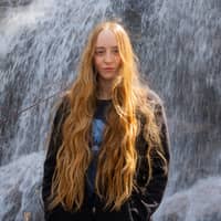 Sitter Profile Image: Mikayla v.