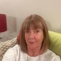 Sitter Profile Image: Lynn B.