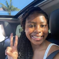 Sitter Profile Image: Melanie C.