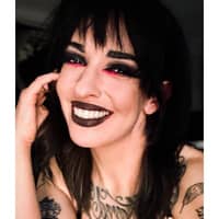 Sitter Profile Image: Lynn M.