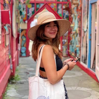 Sitter Profile Image: Maria Jose P.