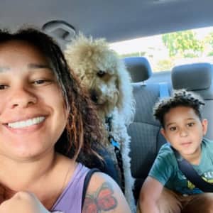 Sitter Profile Image: Luz nioviz D.