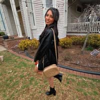 Sitter Profile Image: Abigail B.