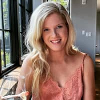 Sitter Profile Image: Laura F.