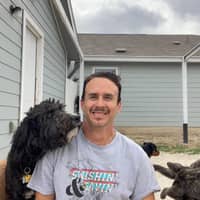 Sitter Profile Image: Ronny V.