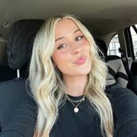 Sitter Profile Image: Isabella S.