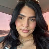 Sitter Profile Image: Laura V.