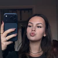 Sitter Profile Image: Roxanne G.