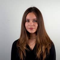 Sitter Profile Image: Isabella B.