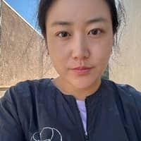 Sitter Profile Image: LITING L.