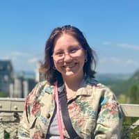 Sitter Profile Image: Kari K.