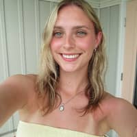 Sitter Profile Image: Caroline W.