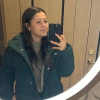 Sitter Profile Image: Zoe T.