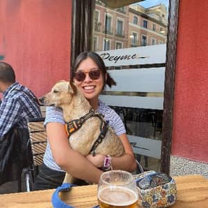 Sitter Profile Image: Lok Yee L.