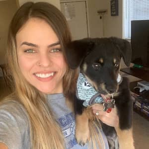 Sitter Profile Image: Hannah H.