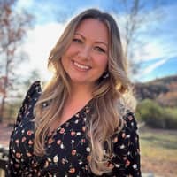 Sitter Profile Image: Mia S.