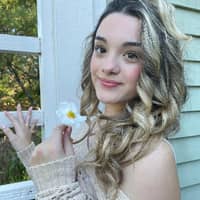 Sitter Profile Image: Olivia P.