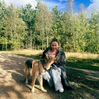 Sitter Profile Image: Laura G.