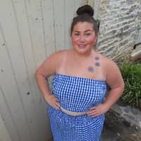 Sitter Profile Image: jolie n.