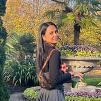 Sitter Profile Image: Siti R.