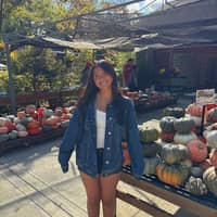 Sitter Profile Image: Sarah L.