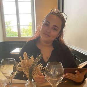 Sitter Profile Image: Flora F.