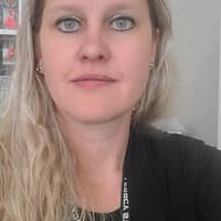 Sitter Profile Image: Julie D.