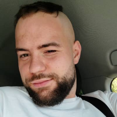Sitter Profile Image: Mateusz J.
