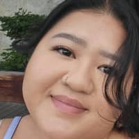 Sitter Profile Image: Julia H.