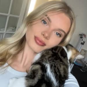 Sitter Profile Image: Clara F.