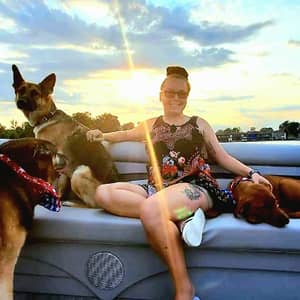 Sitter Profile Image: Larissa F.