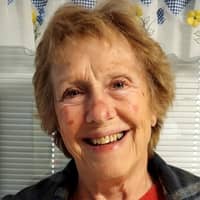 Sitter Profile Image: Geraldine H.