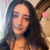 Sitter Profile Image: Mia S.