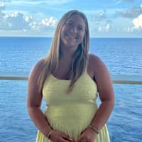 Sitter Profile Image: Julianna H.