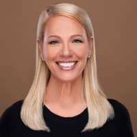 Sitter Profile Image: LAURIE F.