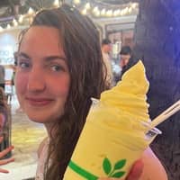 Sitter Profile Image: Viktoria O.