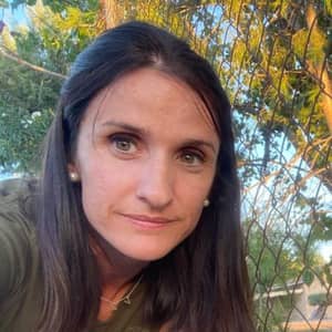 Sitter Profile Image: María T.