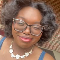 Sitter Profile Image: Mia J.