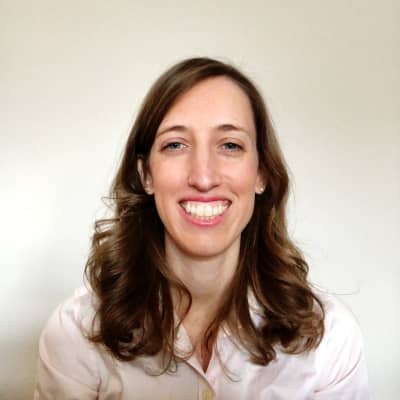 Sitter Profile Image: Julie Y.