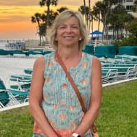 Sitter Profile Image: Laura B.