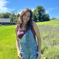 Sitter Profile Image: Ava Y.