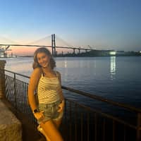 Sitter Profile Image: Julia Z.