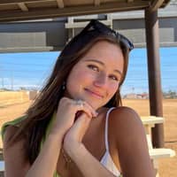 Sitter Profile Image: Carlee H.