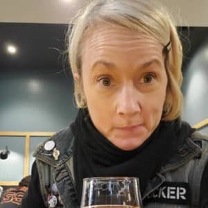 Sitter Profile Image: Leslie L.