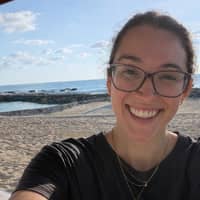 Sitter Profile Image: Julia W.