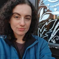 Sitter Profile Image: Robin M.