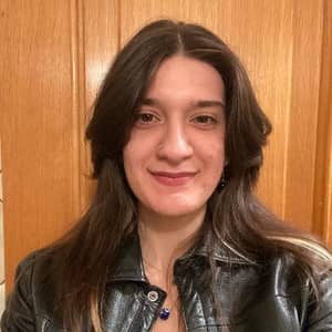 Sitter Profile Image: Claudia R.