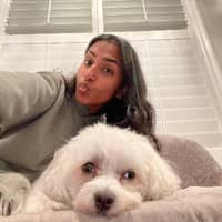 Sitter Profile Image: Sineli G.